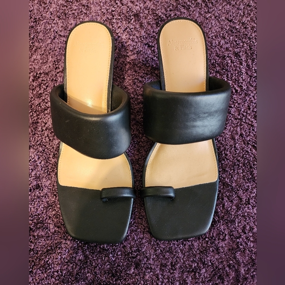 Abercrombie and Fitch Sandal Heels - Picture 2 of 4